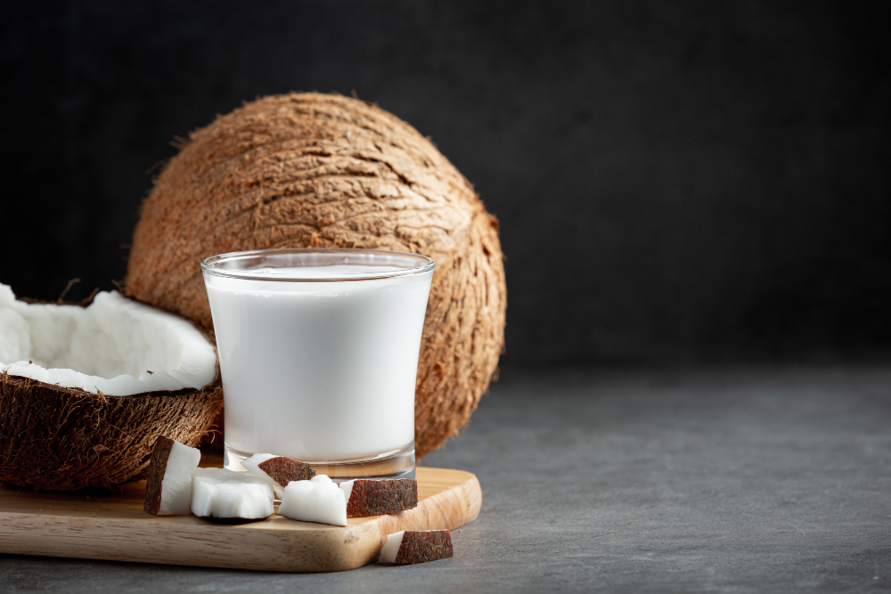 You are currently viewing Lactose-Free and Delicious: Discovering the Dairy Alternative of Coconut Milk